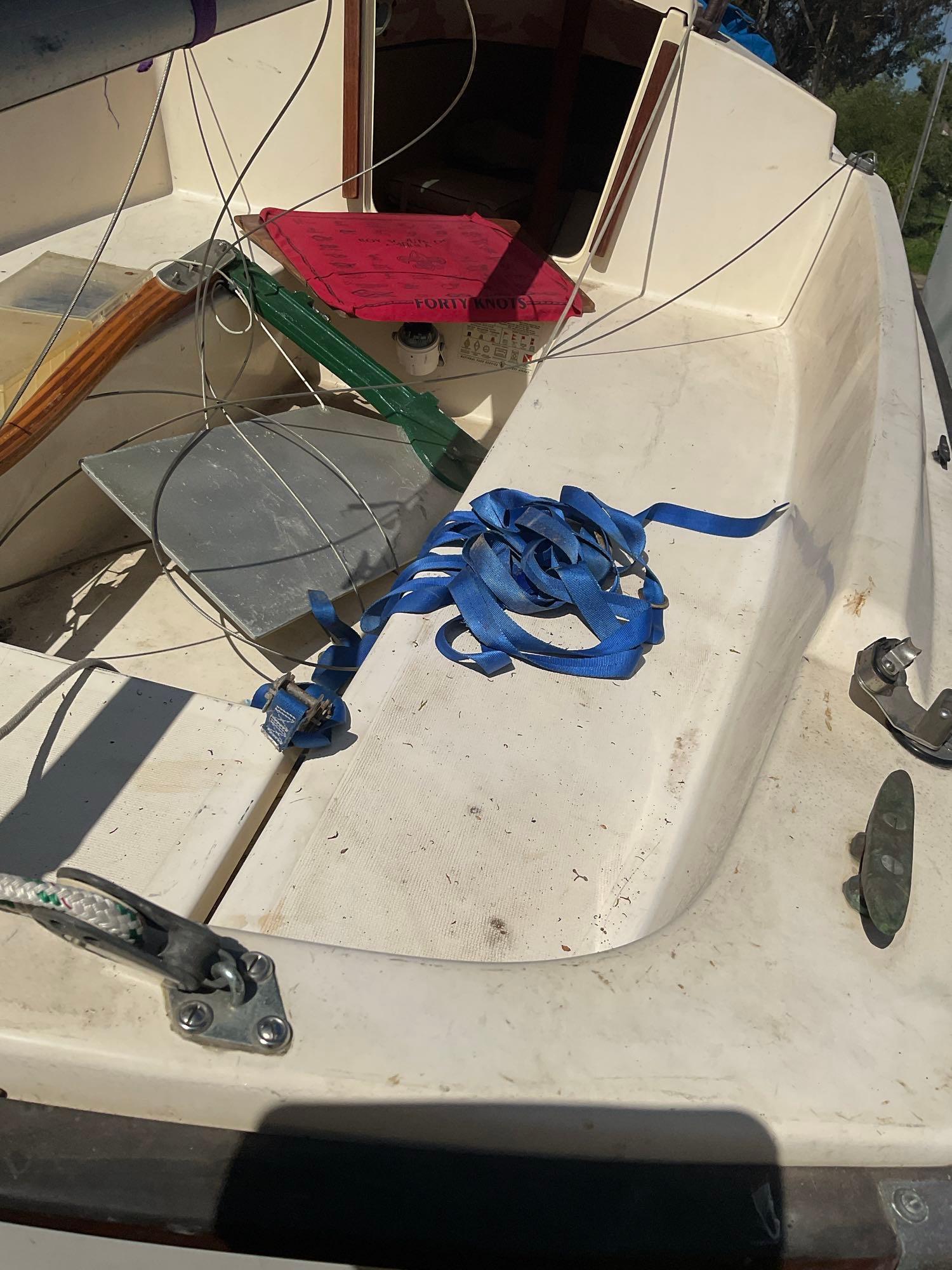 1982 Hutchins 16' Compac sailboat with Magic Tilt trailer & Evinrude motor ( runs)