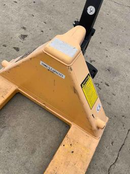 Pallet truck ,H-1043, 5500lb capacity, works