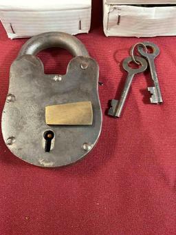 Replica Jailers Lock, New 5" with keys. 2 pieces