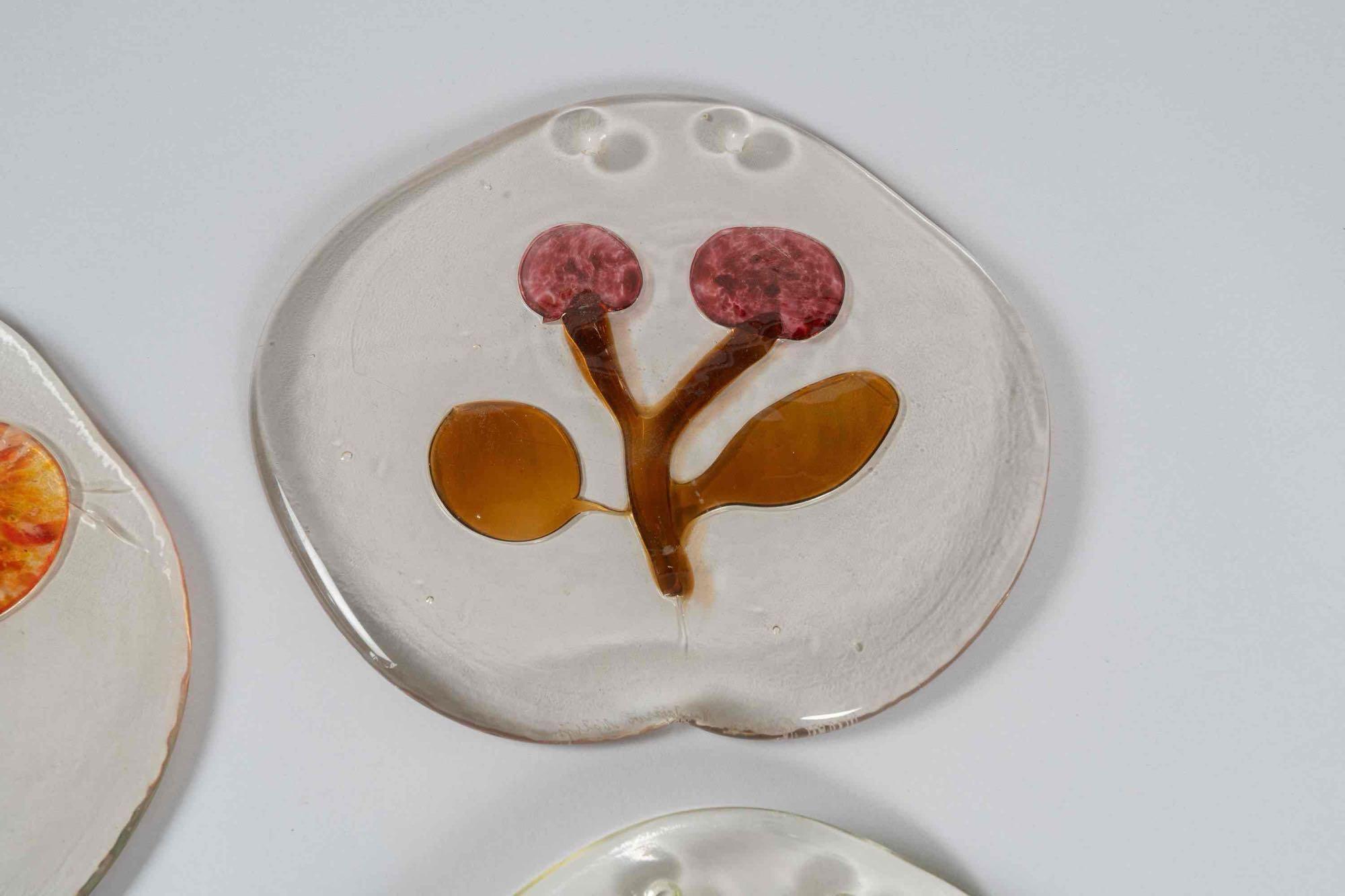 Art work blown glass deco. Each piece signed Oiva Toikka Nuutajarvi. Each piece is 11" T x 10" W
