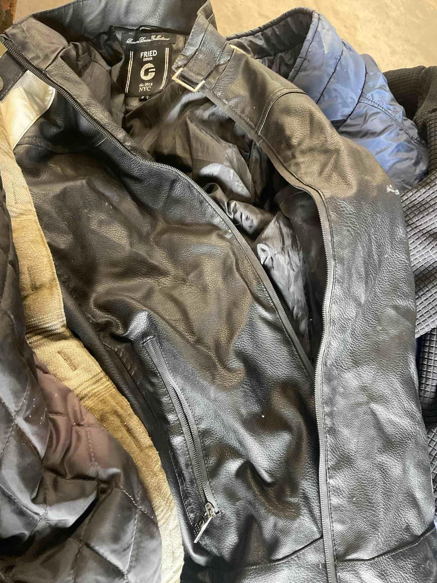 Assorted jackets.Tmberland, Tommy Hilfiger, Fried Denim,etc. see pics for some sizes. 12 pieces