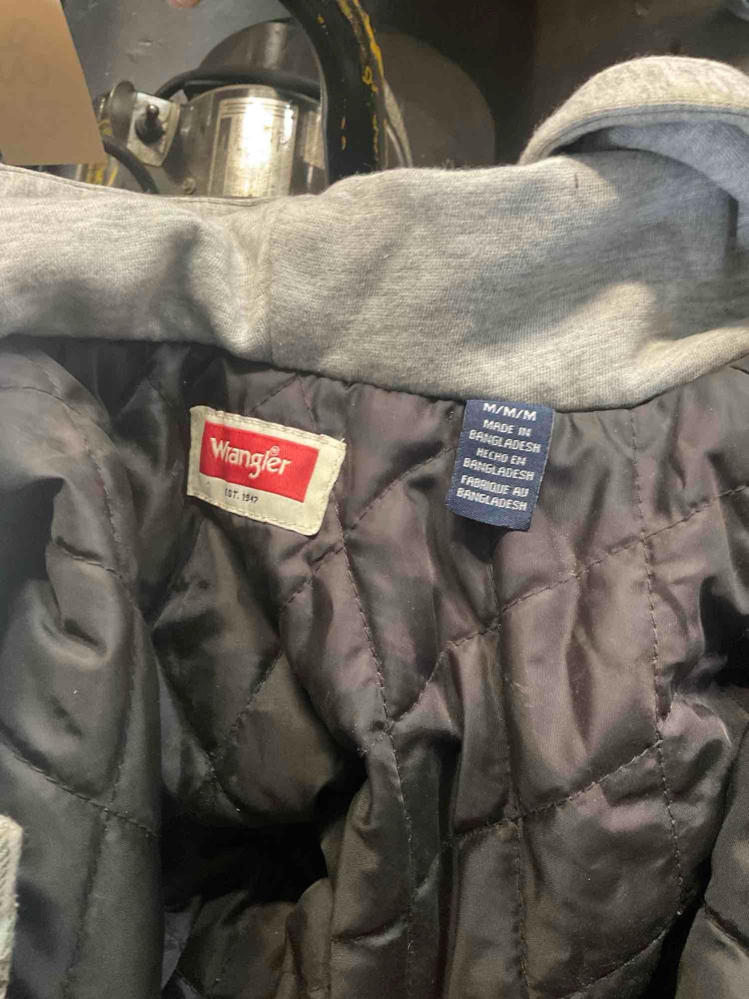 Assorted jackets.Tmberland, Tommy Hilfiger, Fried Denim,etc. see pics for some sizes. 12 pieces