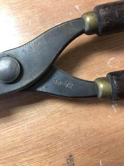 Vintage Winchester 38 - 72 bullet mold
