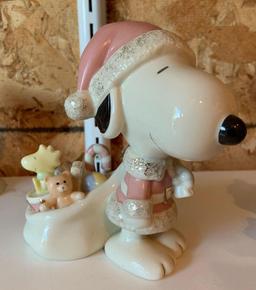 2002 Lenox Peanuts Snoopy Claus porcelain figurine