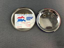 Lot of 2 : Vintage Pinback Buttons