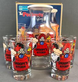 5 piece vintage Peanuts Gang Juice Set in original box
