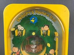 Vintage CBS Toys Snoopy Pound-a-Ball game