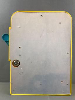 Vintage CBS Toys Snoopy Pound-a-Ball game