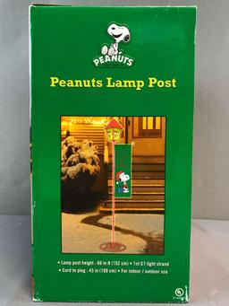 Peanuts Snoopy and Woodstock Lighted Lamp Post Christmas decor