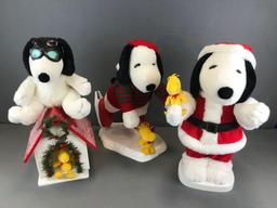 Group of 3 Santas Best Peanuts Holiday Animation with original packaging