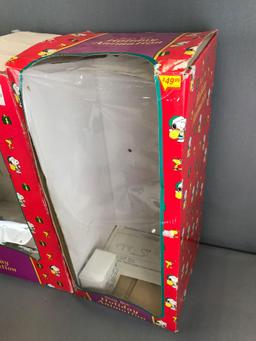 Group of 3 Santas Best Peanuts Holiday Animation with original packaging