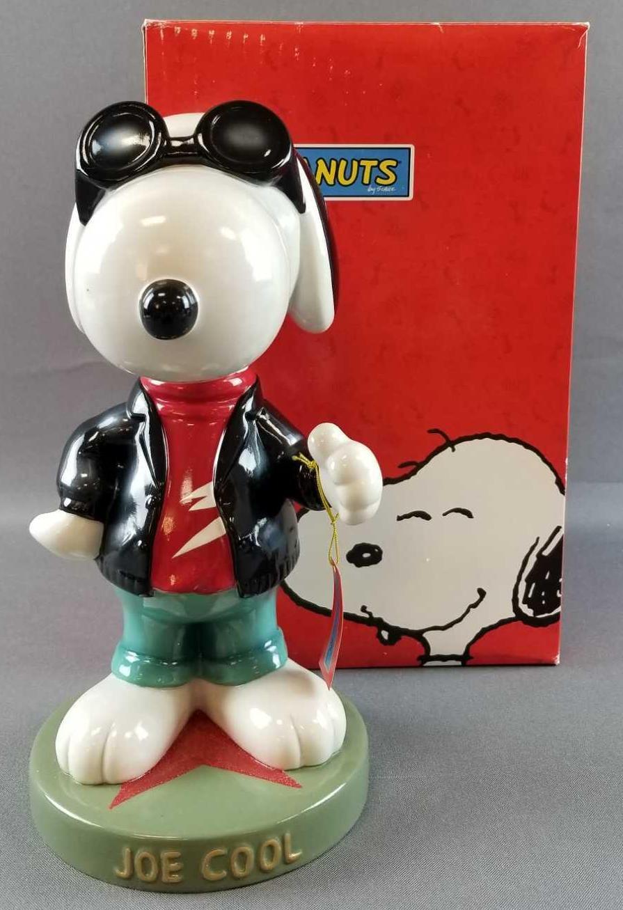 Peanuts Westland Joe Cool Snoopy figurine