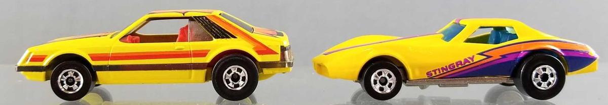Group of 2 Hot Wheels die cast vehicles