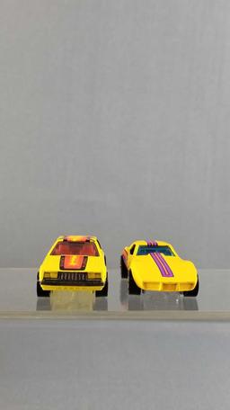 Group of 2 Hot Wheels die cast vehicles
