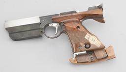 Unique, Semi-Automatic Target Pistol, Model "DES-VO", .22 SHORT caliber, SN 715079, 5 1/2" barrel, m