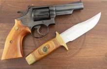 Smith & Wesson, Model 19-3, Double Action Revolver, .357 MAG caliber, SN TR5529, blue finish, 4" bar