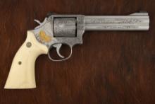 Phenomenal Smith & Wesson, Model 686, Double Action Revolver, .357 MAG caliber, SN AAJ2479, stainles