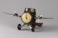 Unique Airplane Clock by Sessions Clock Company, circa 1930s, in immaculate condition for its age. W