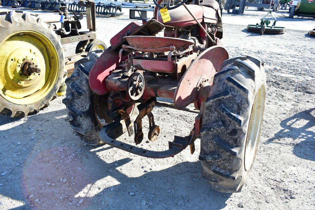 IHC Farmall Antique Parts Tractor