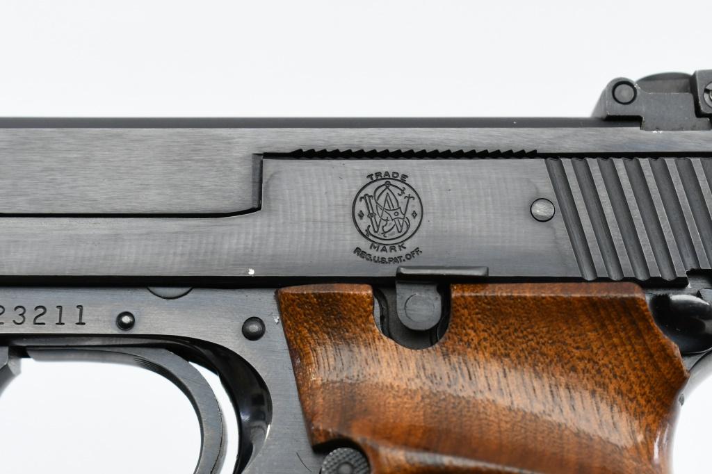 1977 Smith & Wesson, Model 41, 22 LR, Semi-Auto, SN - A323211