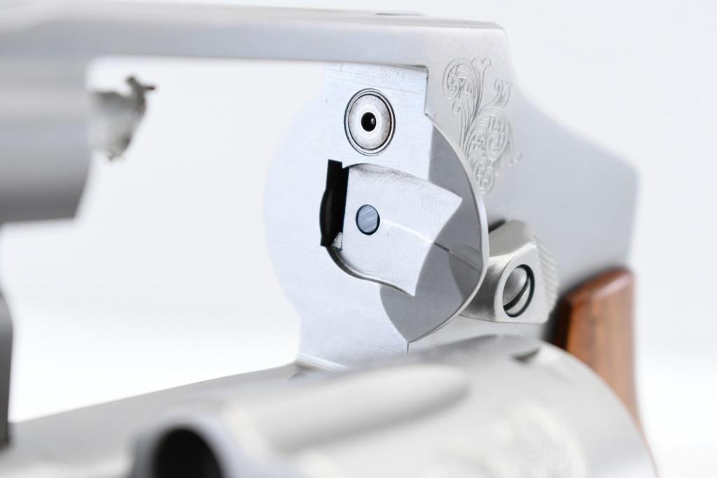 Smith & Wesson, 640-1 Engraved Stainless, 357 Magnum, Revolver (NIB), SN - CXT2042