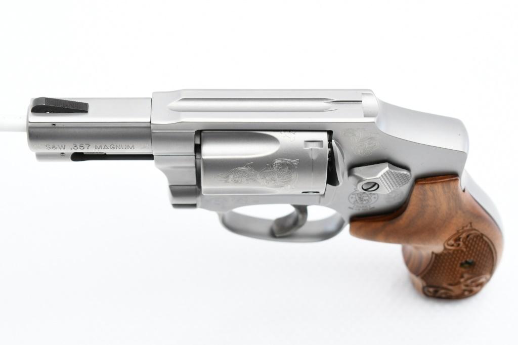Smith & Wesson, 640-1 Engraved Stainless, 357 Magnum, Revolver (NIB), SN - CXT2042