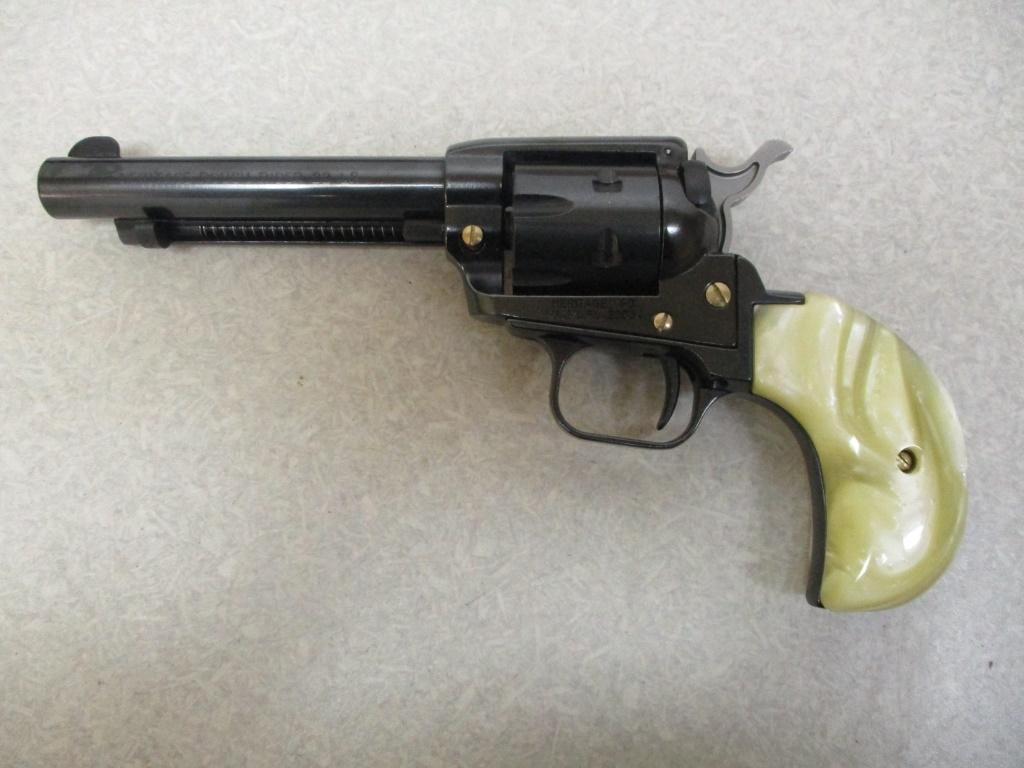 Heritage Mfg mod. Rough Rider 22 LR cal revolver w/birds head grip imitatio