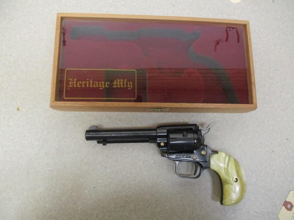 Heritage Mfg mod. Rough Rider 22 LR cal revolver w/birds head grip imitatio