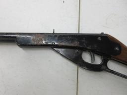 Daisy/Heddon model 102 BB rifle