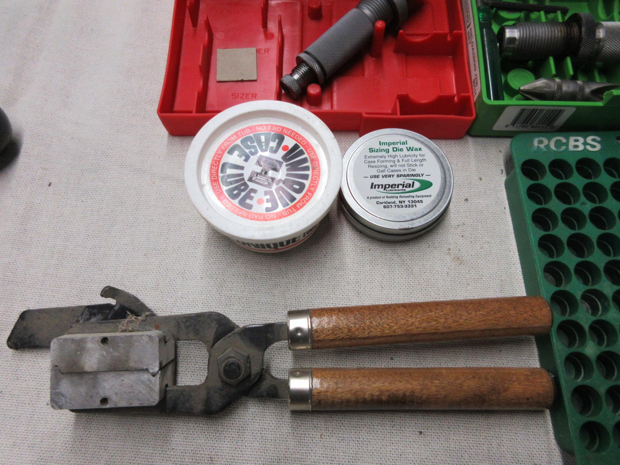 Assorted reloading accessories