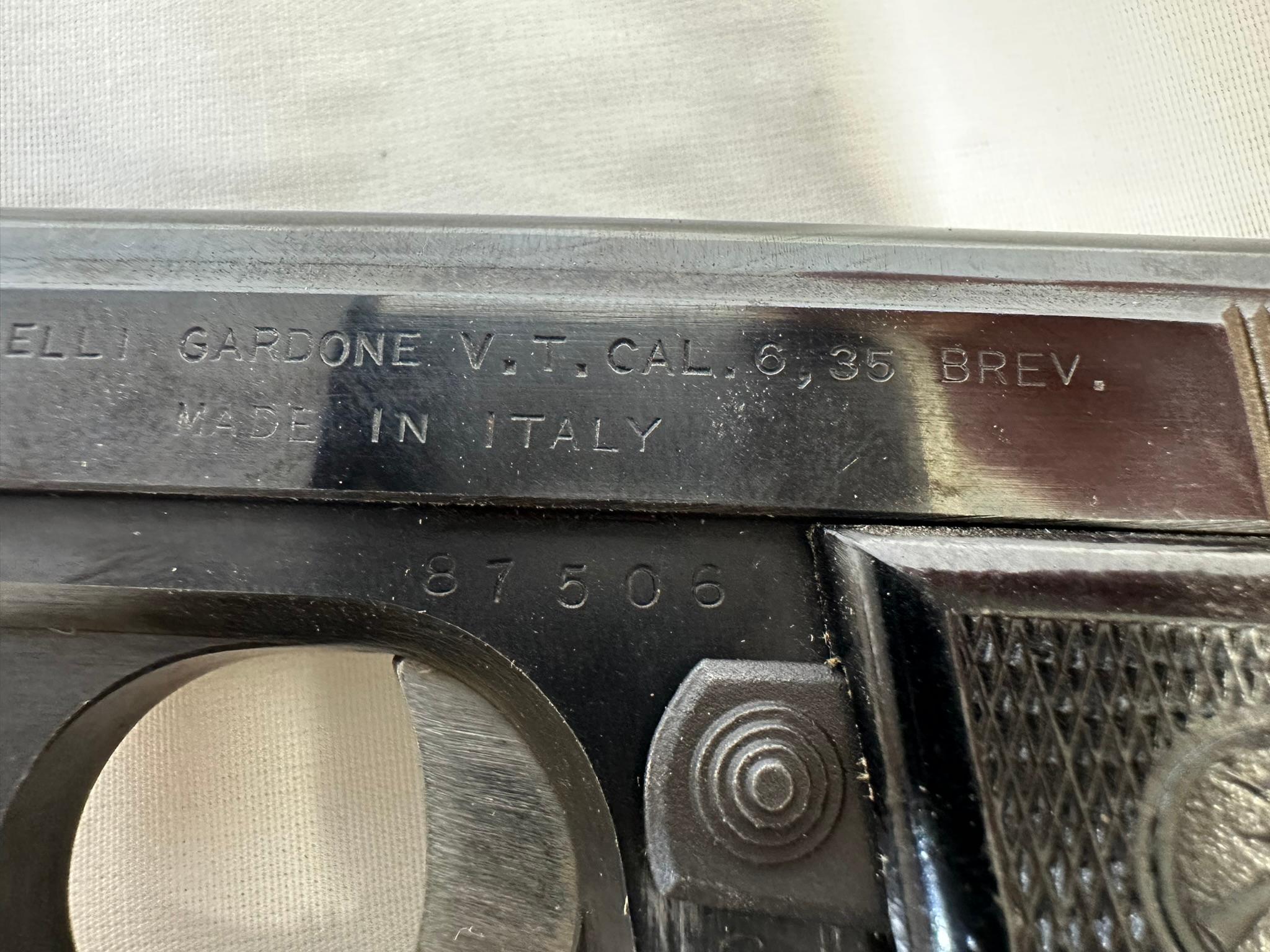 V Bernardelli Gardone VT 6.35 semi-auto pistol