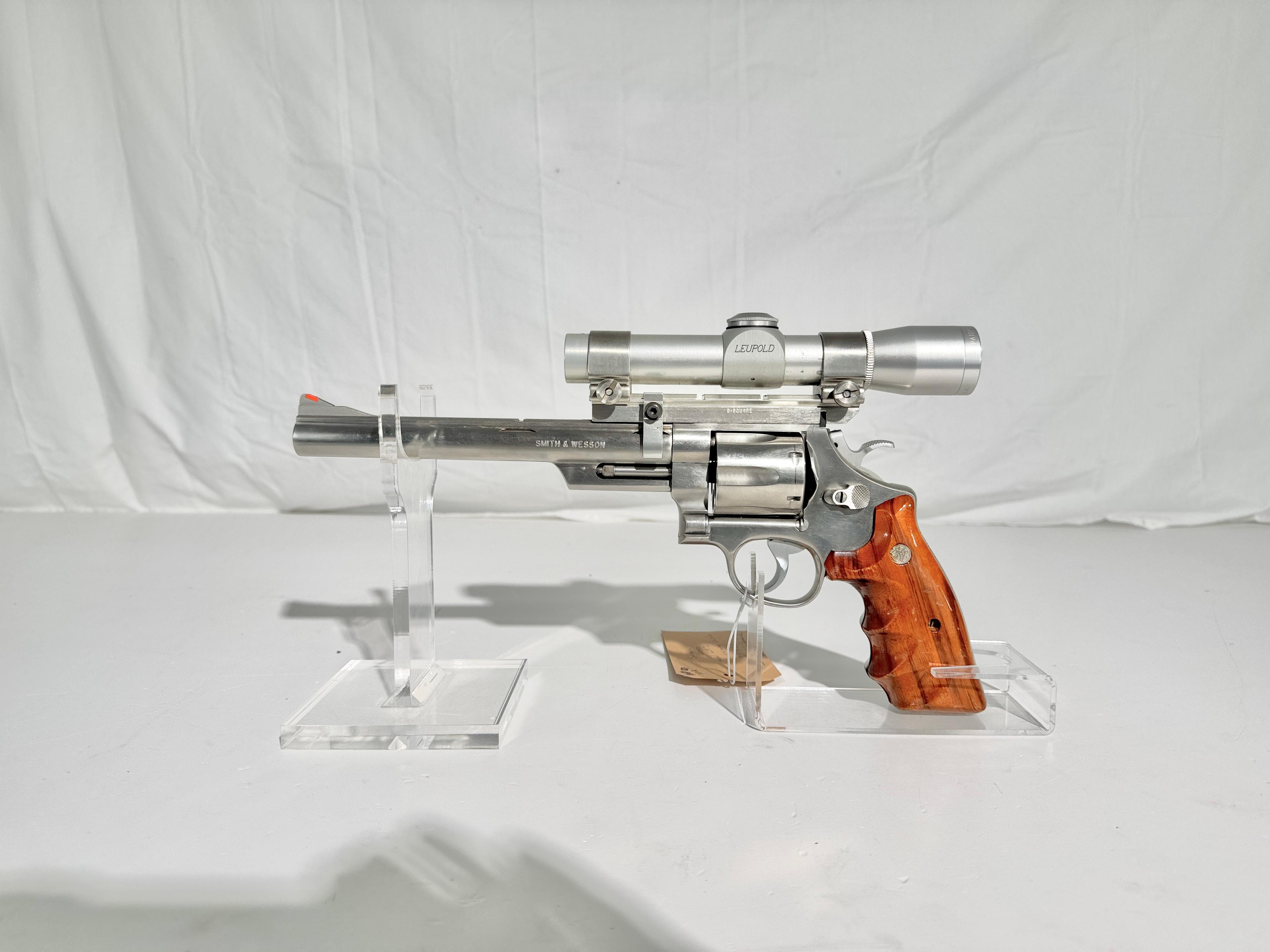 Smith & Wesson mod 629-2, 44 magnum revolver