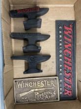3 COLLECTIBLE SMALL ANVILS & 2 SIGNS