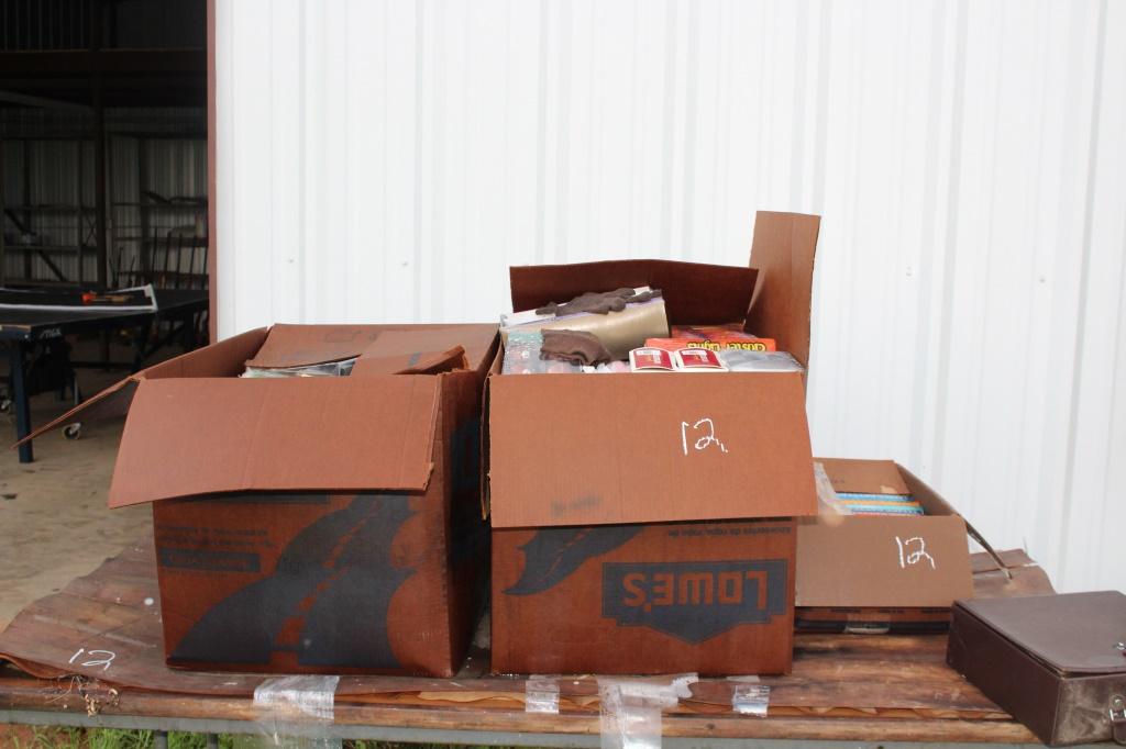 FOLDING TABLE & BOXES