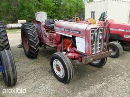 INTERNATIONAL 454 TRACTOR
