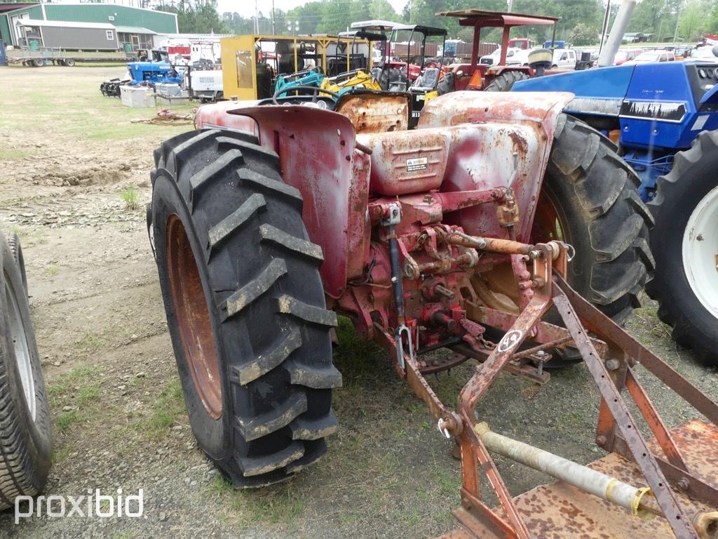 INTERNATIONAL 454 TRACTOR