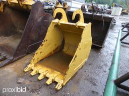 CAT EXCAVATOR BUCKET