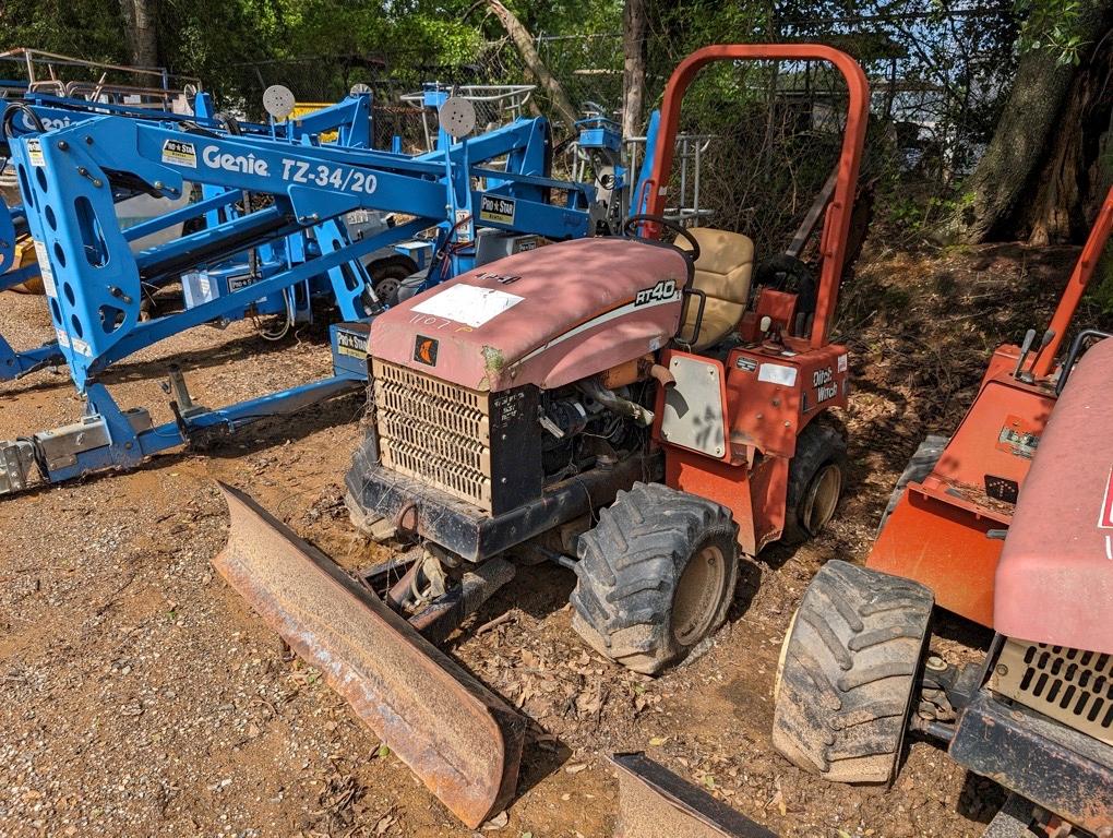 2007 DITCH WITCH RT40 TRENCHER