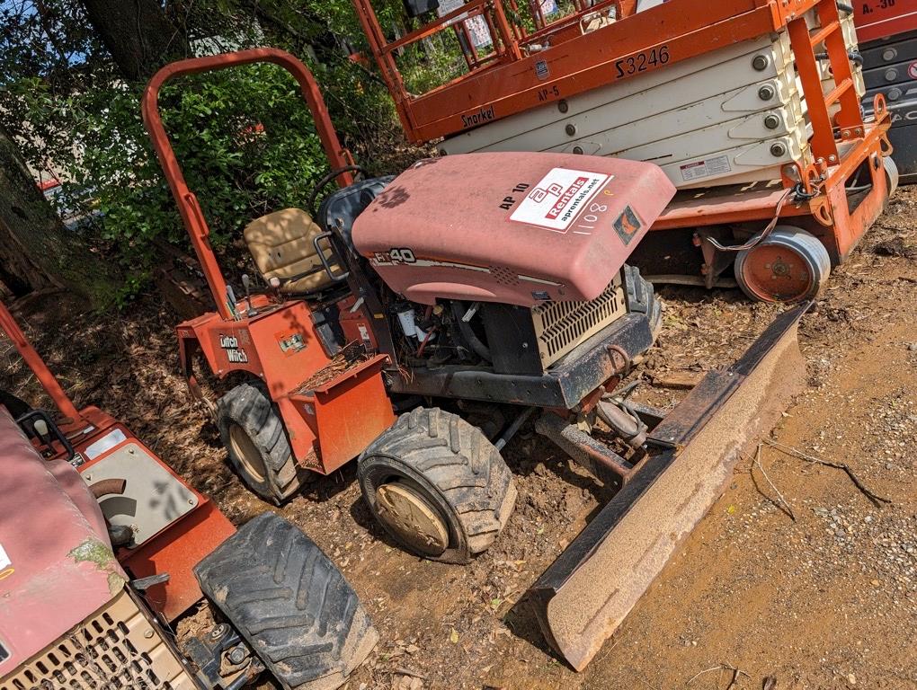 2007 DITCH WITCH RT40 TRENCHER