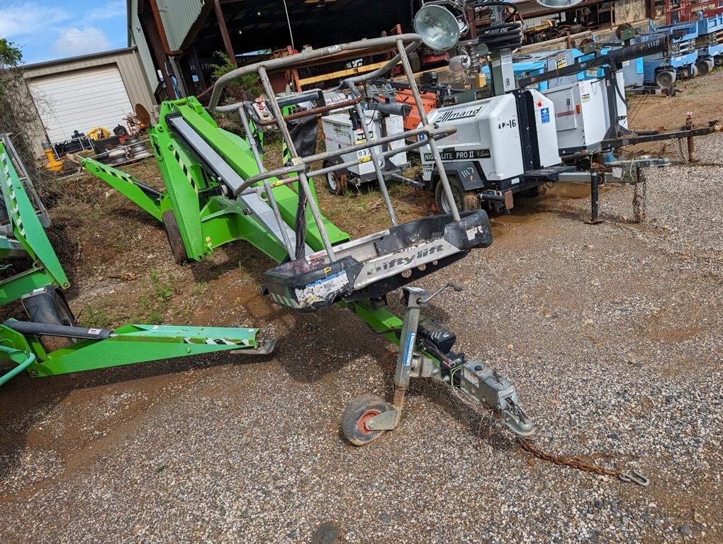 NIFTY TM40S MANLIFT ON TRAILER