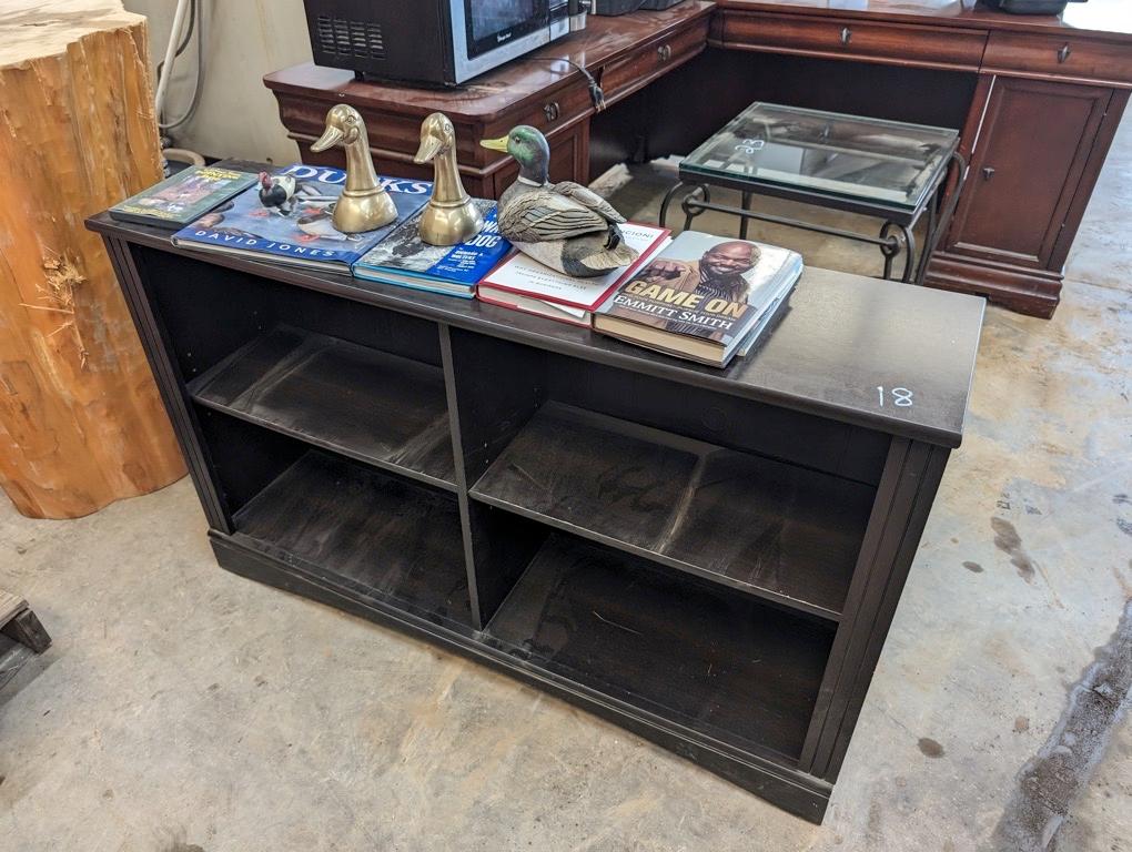 OFFICE SHELF W/BOOKS & DUCK HEADS