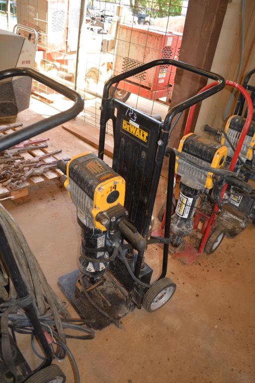 DEWALT D25980 JACK HAMMER W/DOLLY