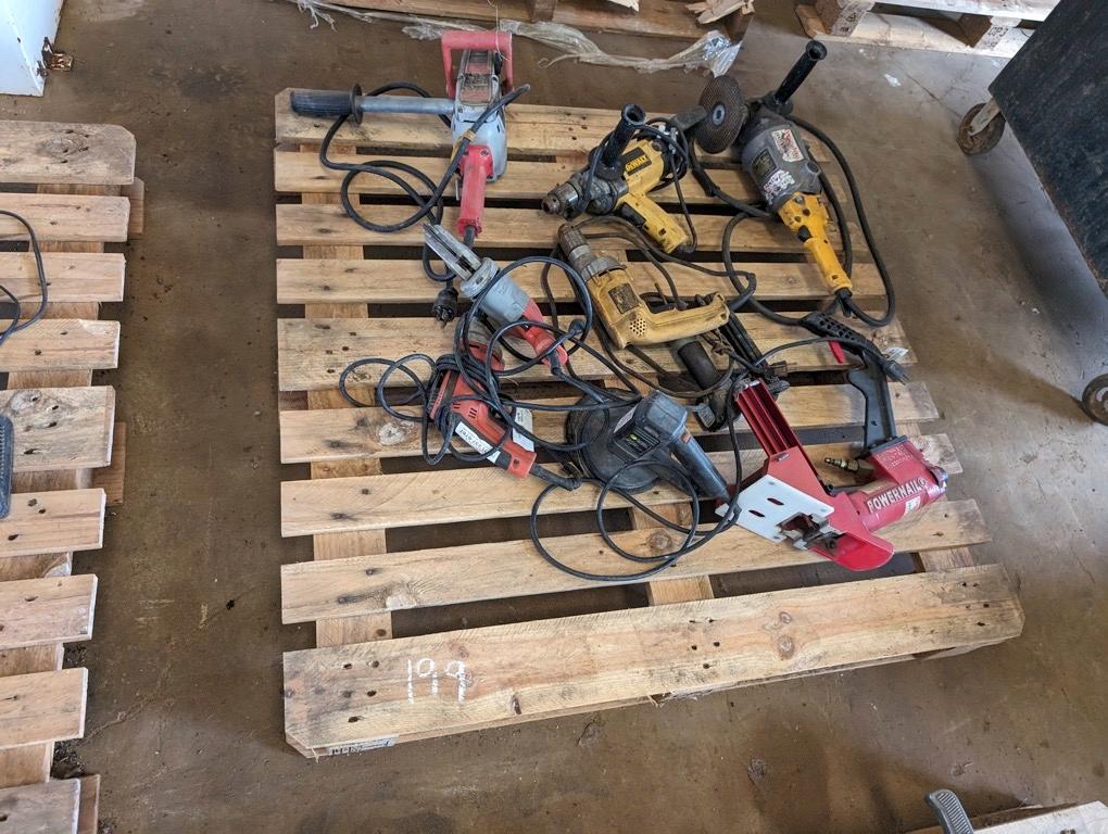 PALLET W/HAND TOOLS