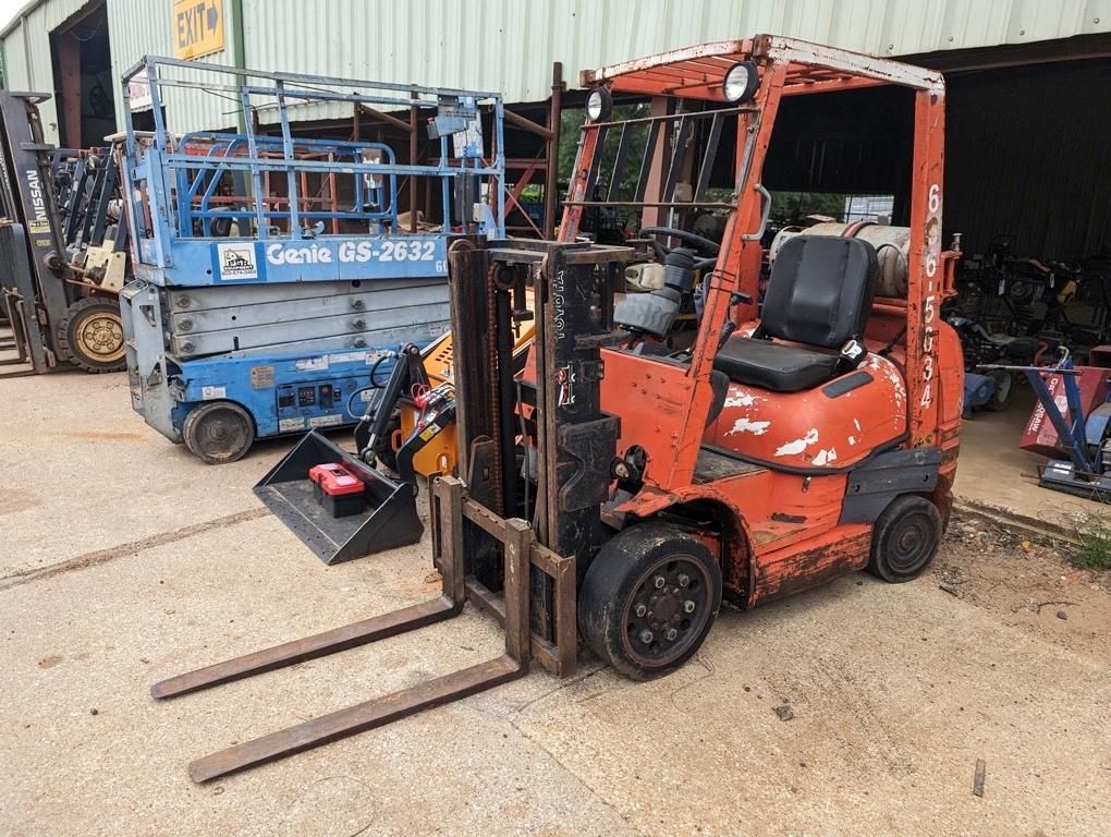 TOYOTA 42-6FGCU25 WAREHOUSE FORKLIFT