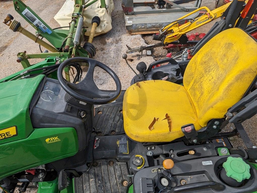 JOHN DEERE 1025R TRACTOR