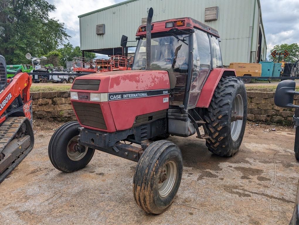 CASE IH 5240 TRACTOR