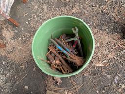 BUCKET W/TOOLS
