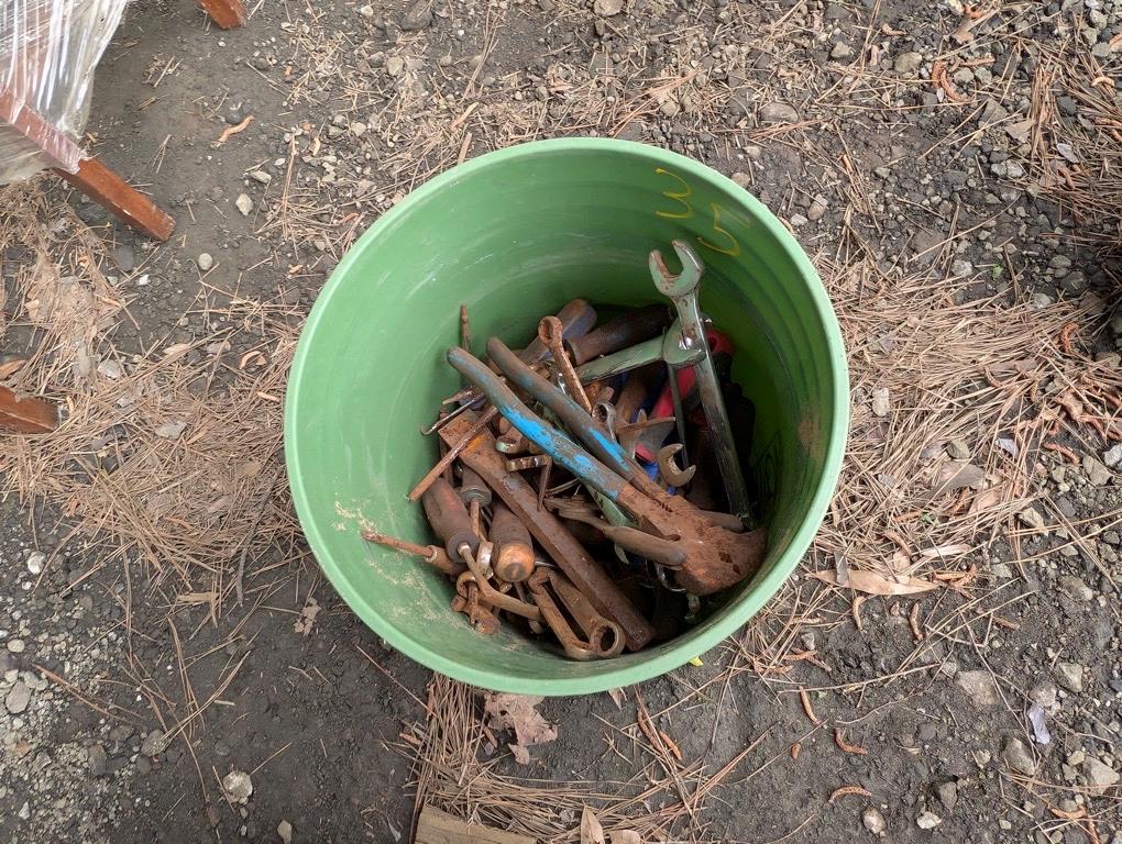 BUCKET W/TOOLS