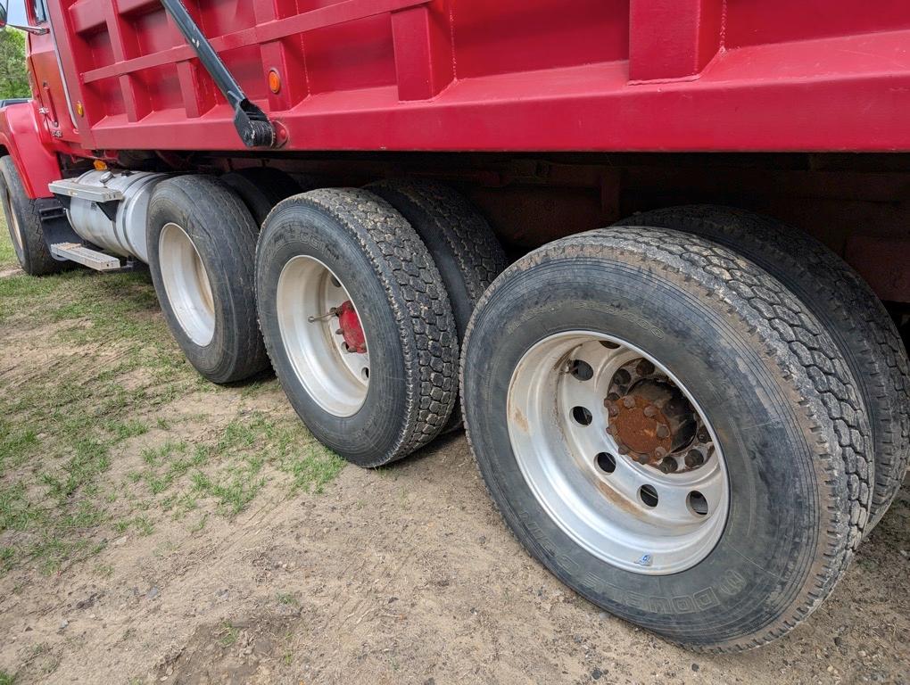 1998 MACK DUMP TRUCK 8 SPEED TRANSMISSION