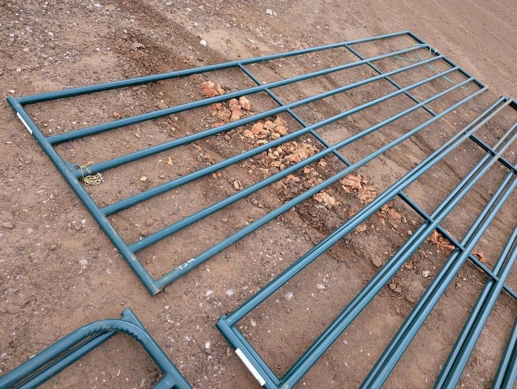 1 NEW PRIEFERT 16FT GATE, GREEN